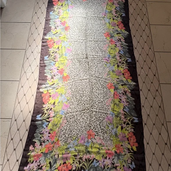 Tommy Bahama Black Floral and Leopard Print Scarf / Wrap / Pareo - Picture 6 of 7